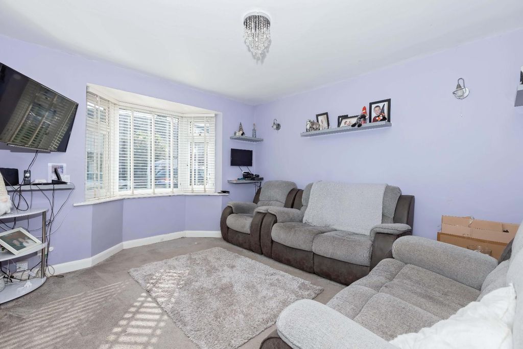 Property photo 3 of 21 Orchard Avenue_14.Jpg