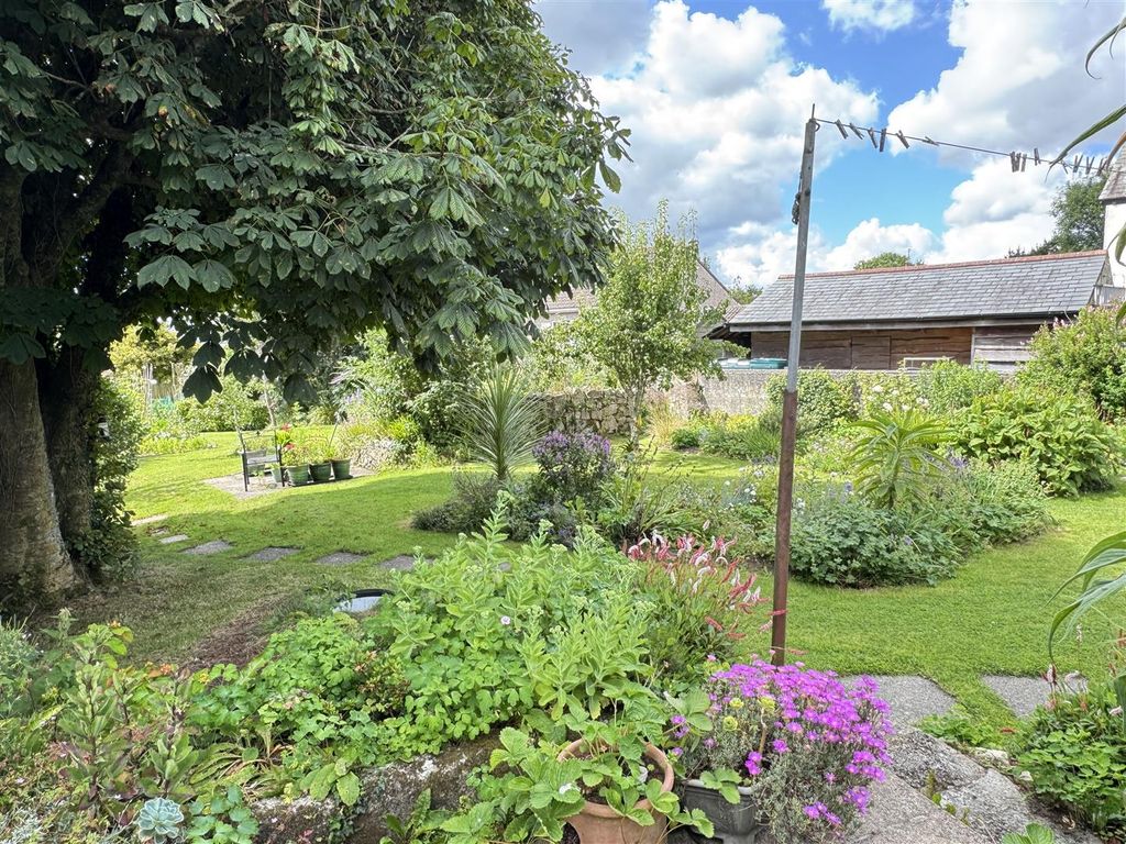 Property photo 2 of 50 Rear Garden