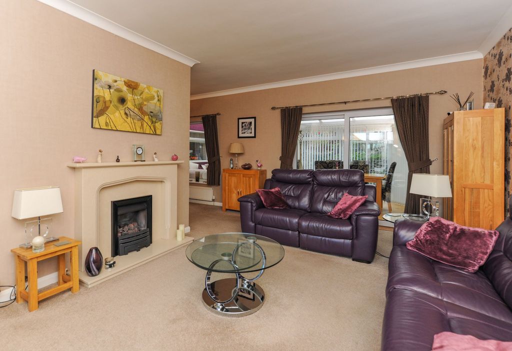 Property photo 3 of 33