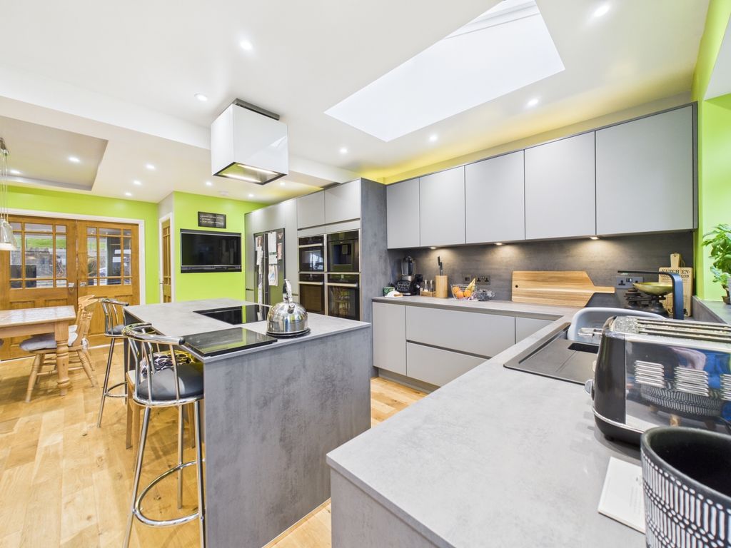 Property photo 2 of 24 Open Plan Family Dining Kitchen