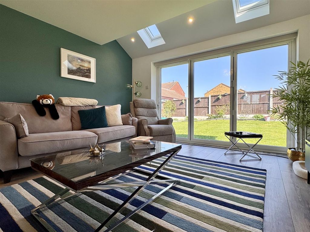 Property photo 2 of 24 Tempimageezsc7Z.Jpg