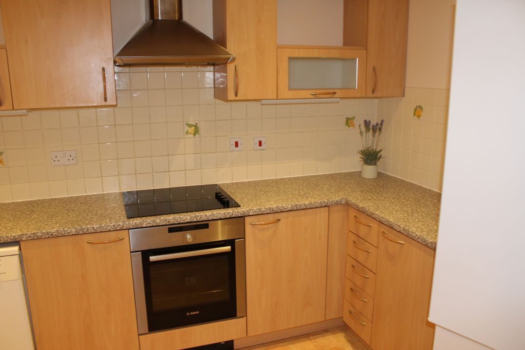 Property photo 2 of 7 Kitchen