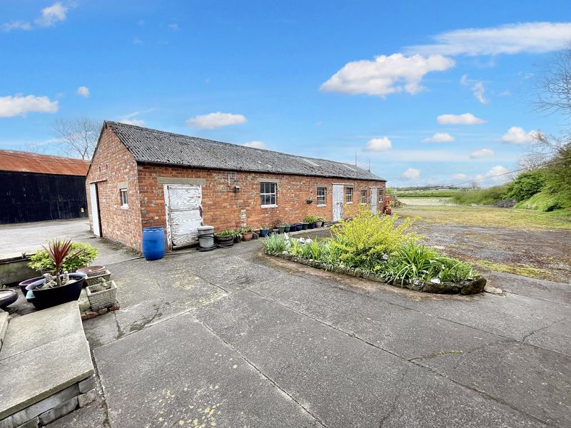 Property photo 3 of 17 Photo 10