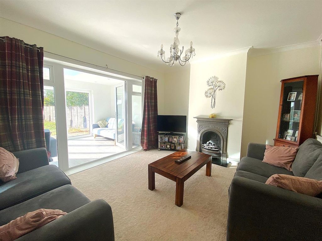 Property photo 3 of 17 13 Grangecourt Drive - Lounge1.Jpg