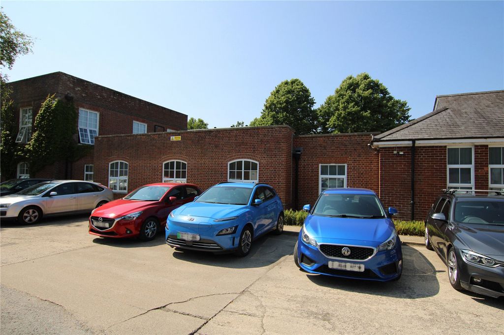 Property photo 3 of 32 Picture No. 03