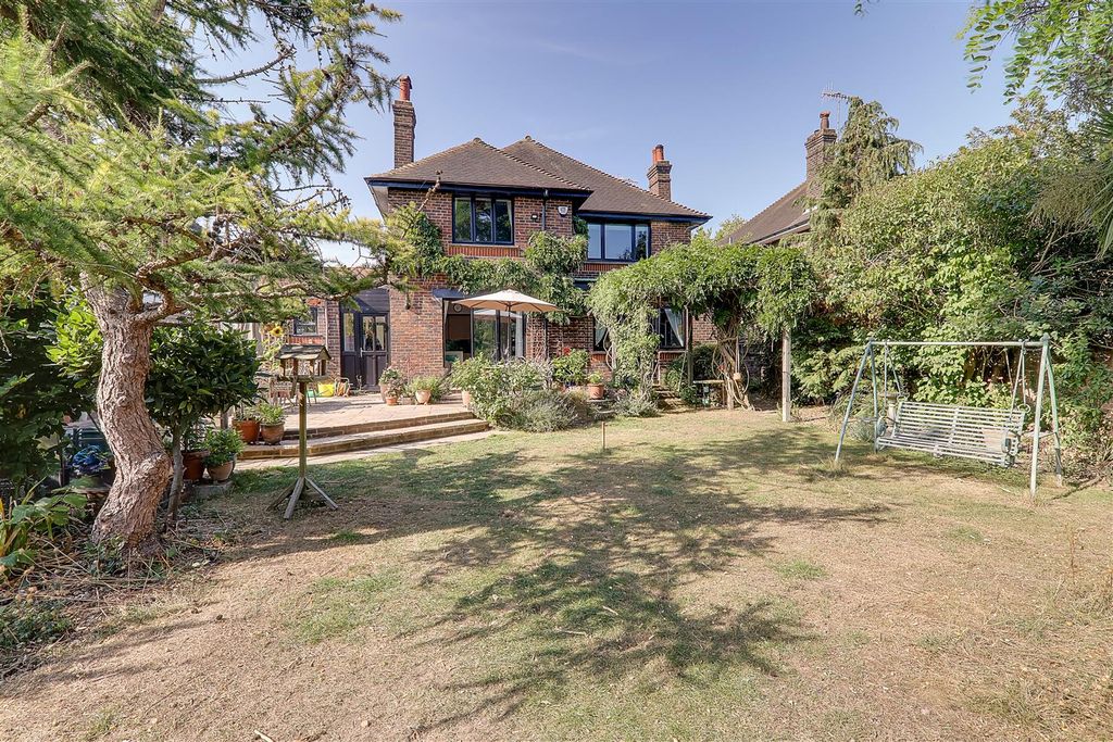 Property photo 2 of 20 Img_0055-Img_0057.Jpg