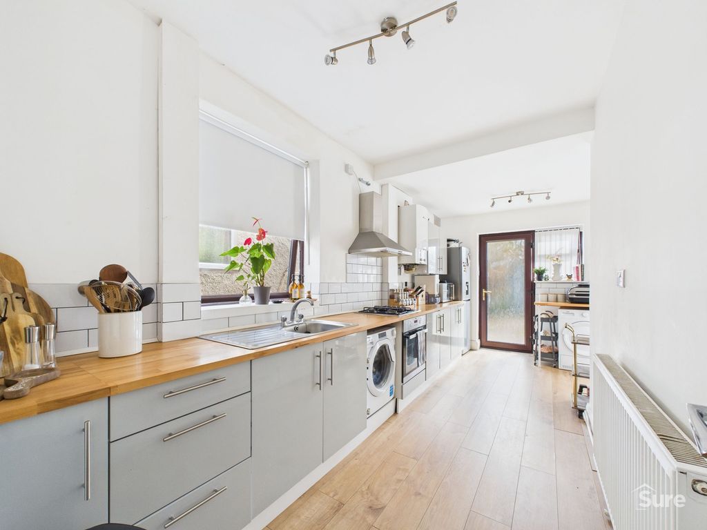 Property photo 1 of 12 Kitchen