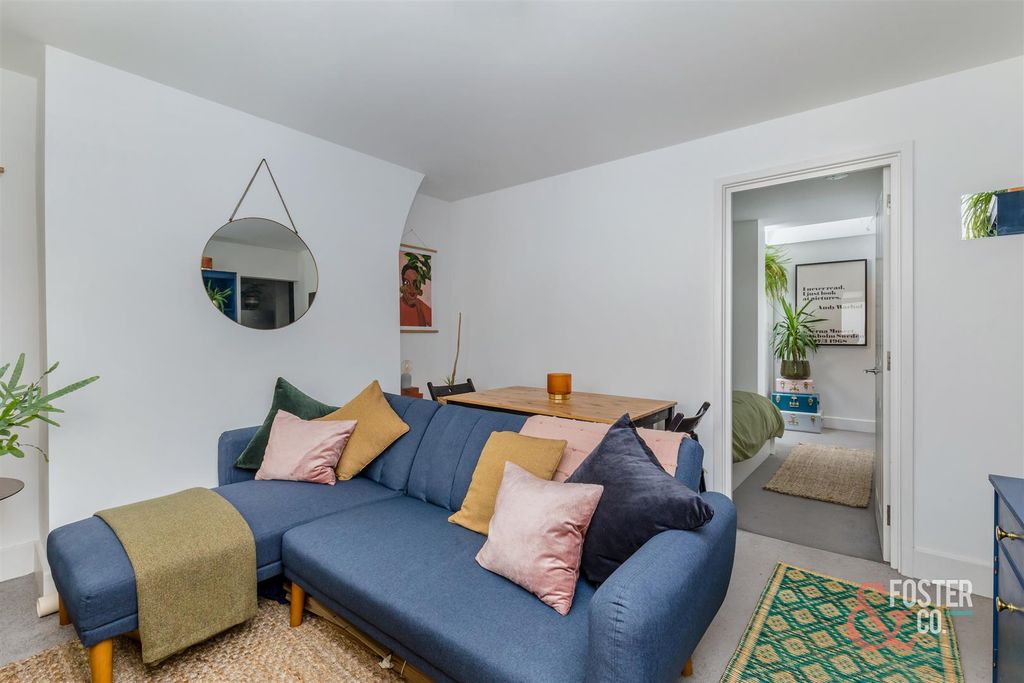 Property photo 3 of 7 19B, Bedford Street-1.Jpg