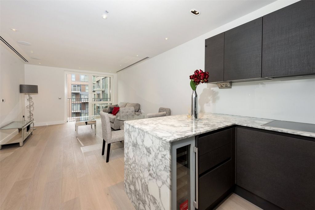 Property photo 1 of 11 Kitchen/Living Room