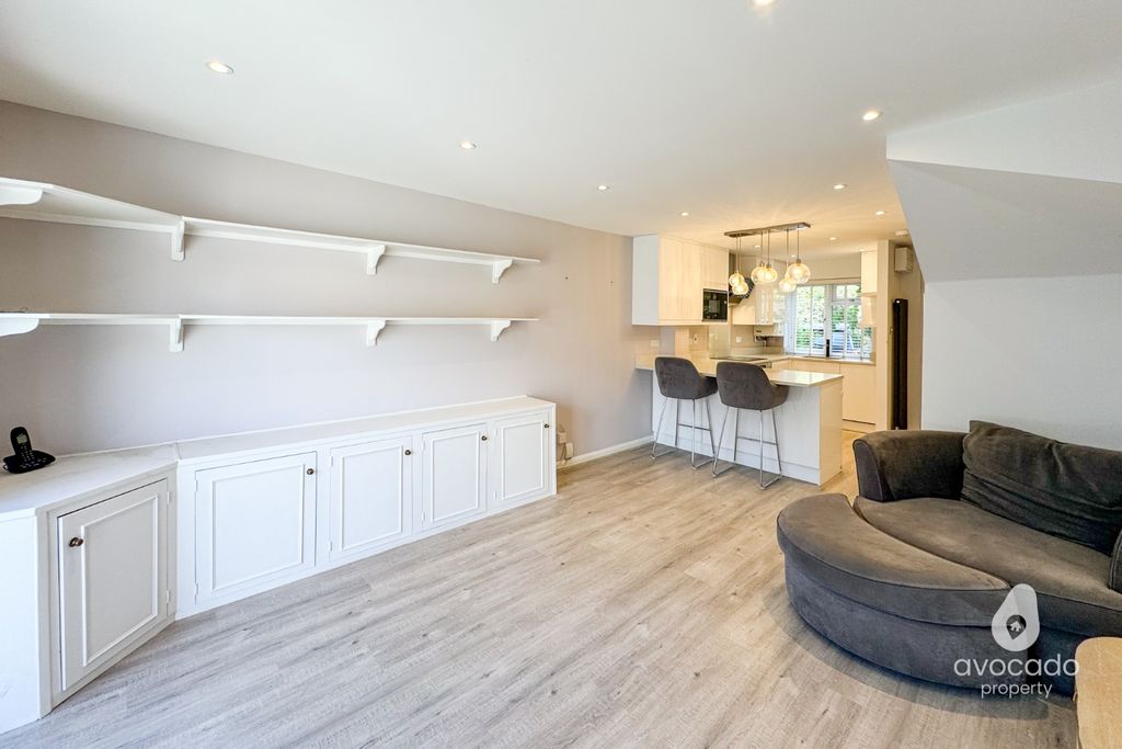 Property photo 3 of 16 3856853