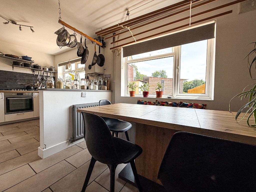 Property photo 3 of 18 3866636