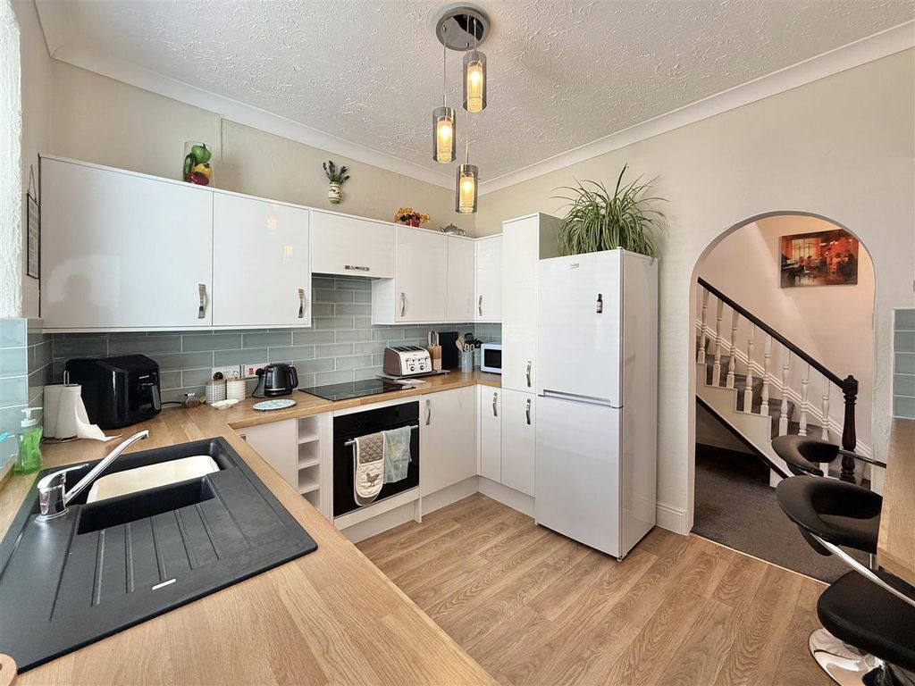 Property photo 2 of 20 Kitchen_.Jpg