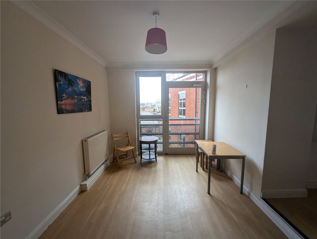 Property photo 2 of 16 Picture No. 14