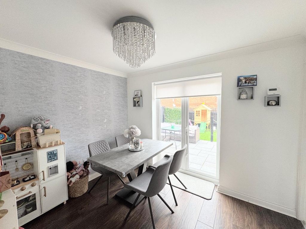 Property photo 3 of 10 Dining Room