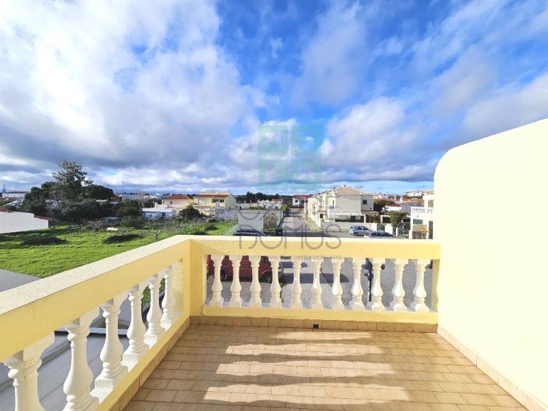 Property photo 1 of 41