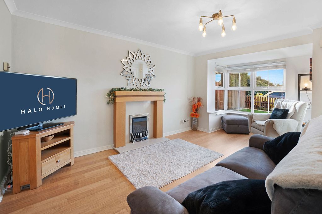 Property photo 2 of 27 Lounge