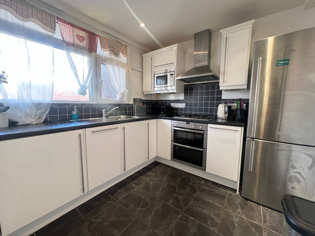 Property photo 1 of 9 1