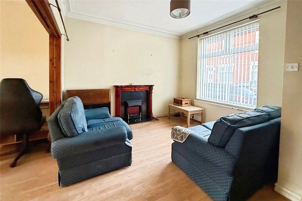 Property photo 2 of 9 Picture No. 10