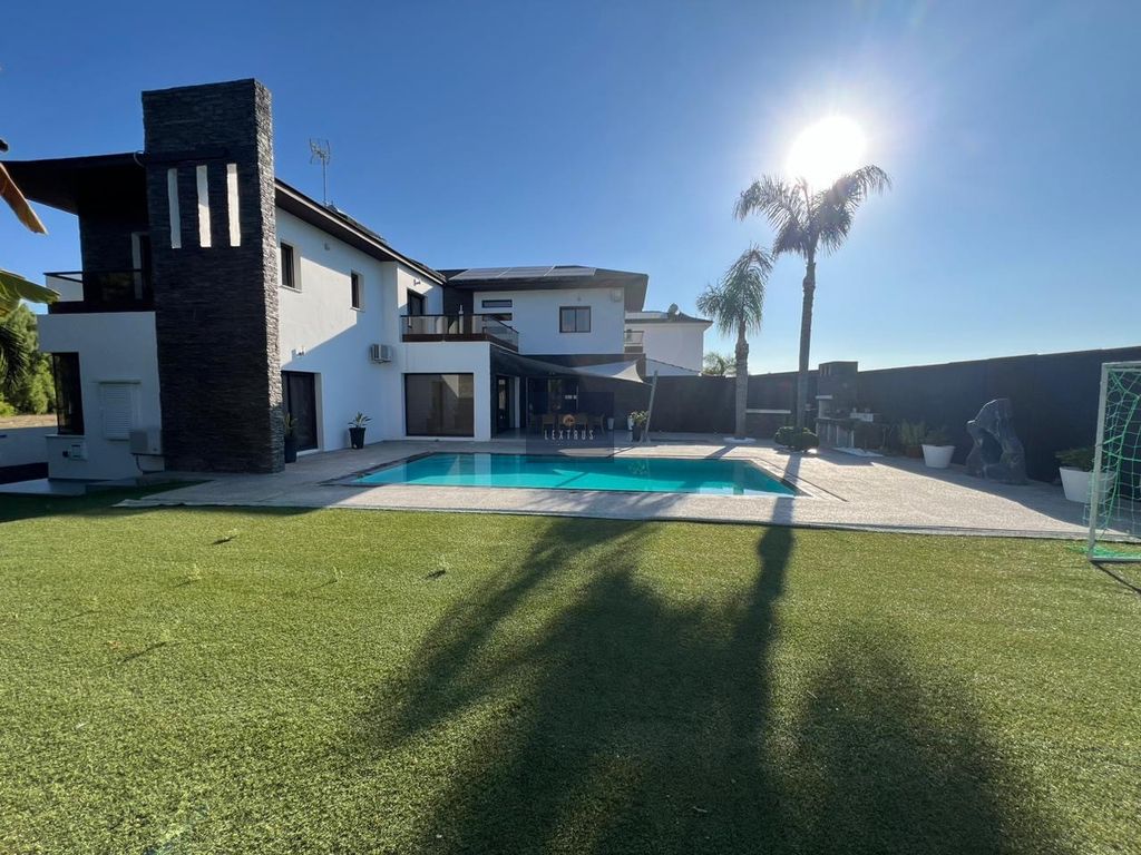 Property photo 1 of 25