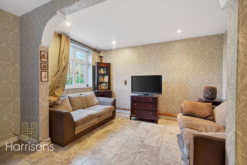 Property photo 3 of 32 Photo 19