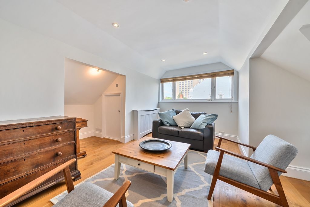 Property photo 2 of 12 Tamworth