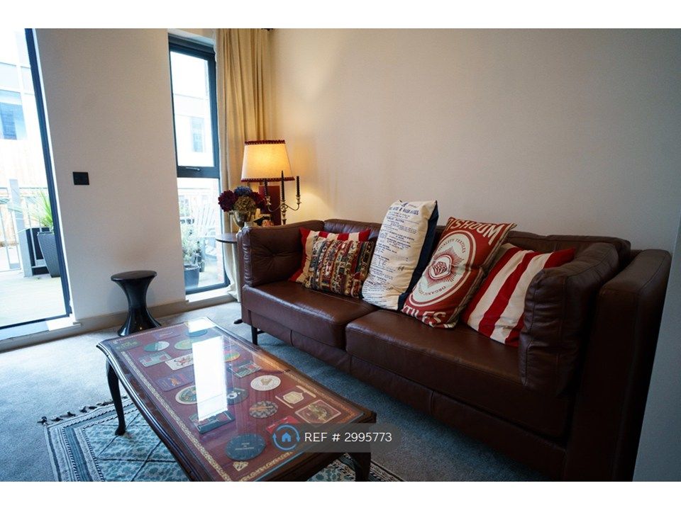 Property photo 3 of 12 Living Room