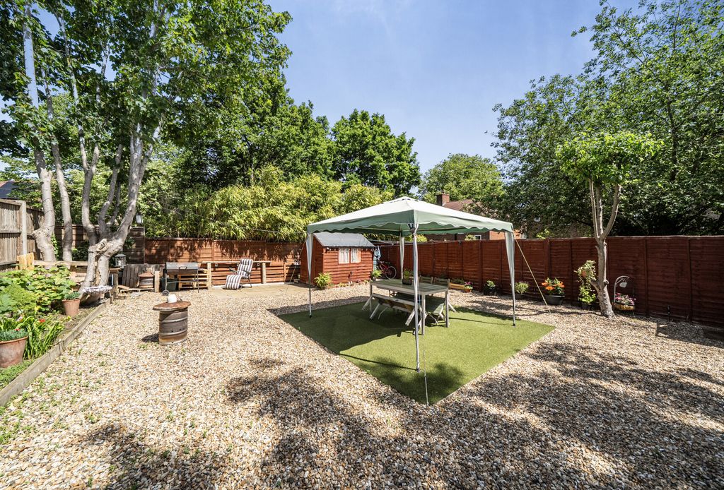 Property photo 3 of 19 1465540-3-6A10439...
