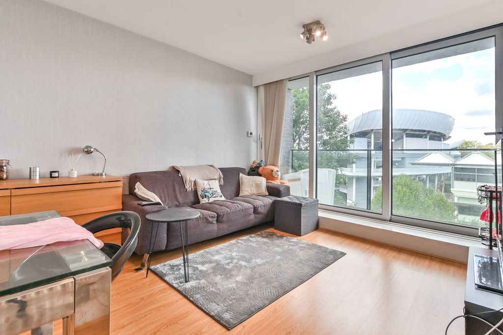 Property photo 2 of 11