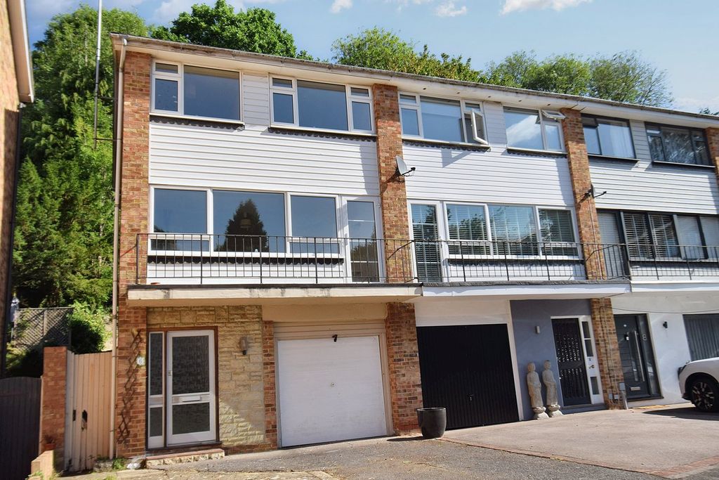 Property photo 1 of 24