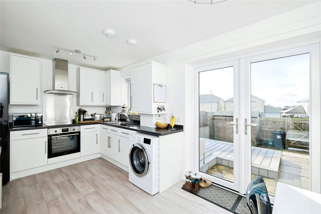 Property photo 3 of 22 Picture No. 30