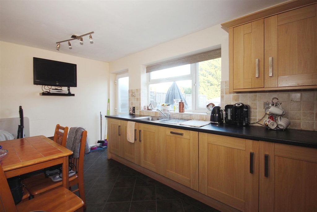 Property photo 2 of 20 Extended Kitchen