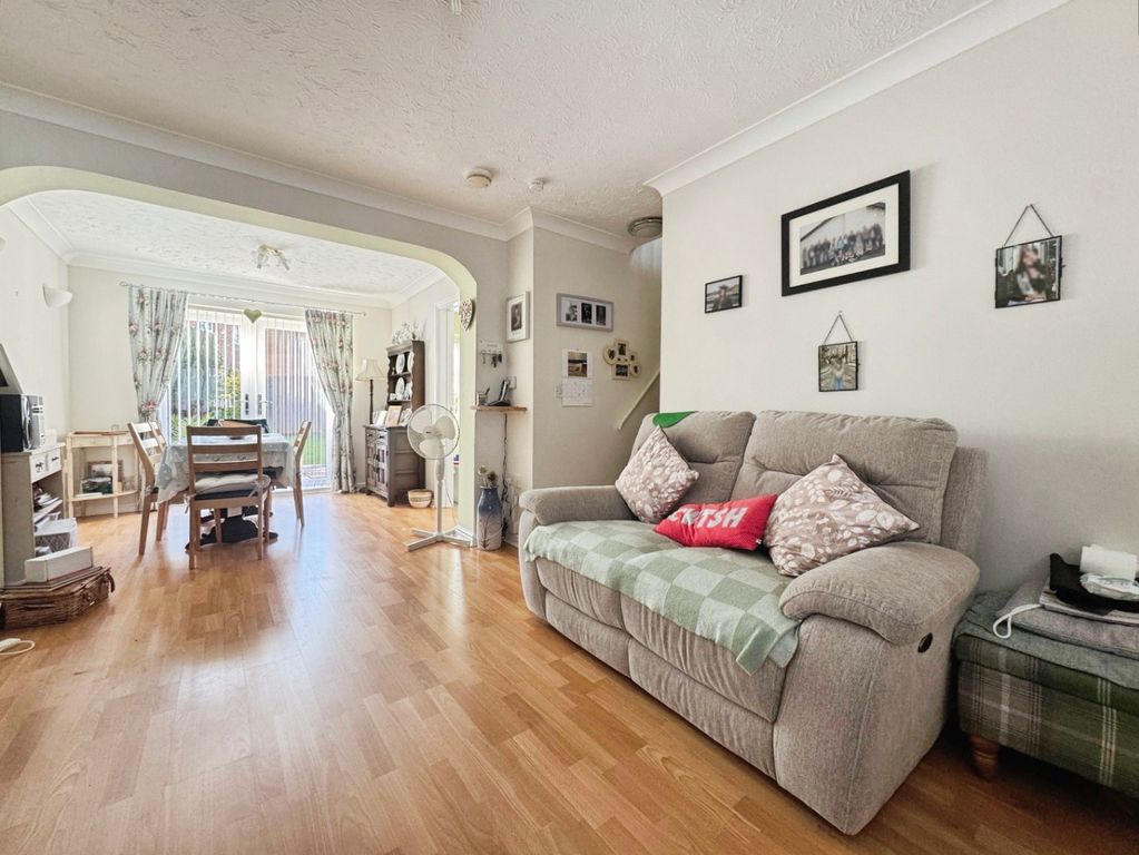 Property photo 3 of 18 4855584