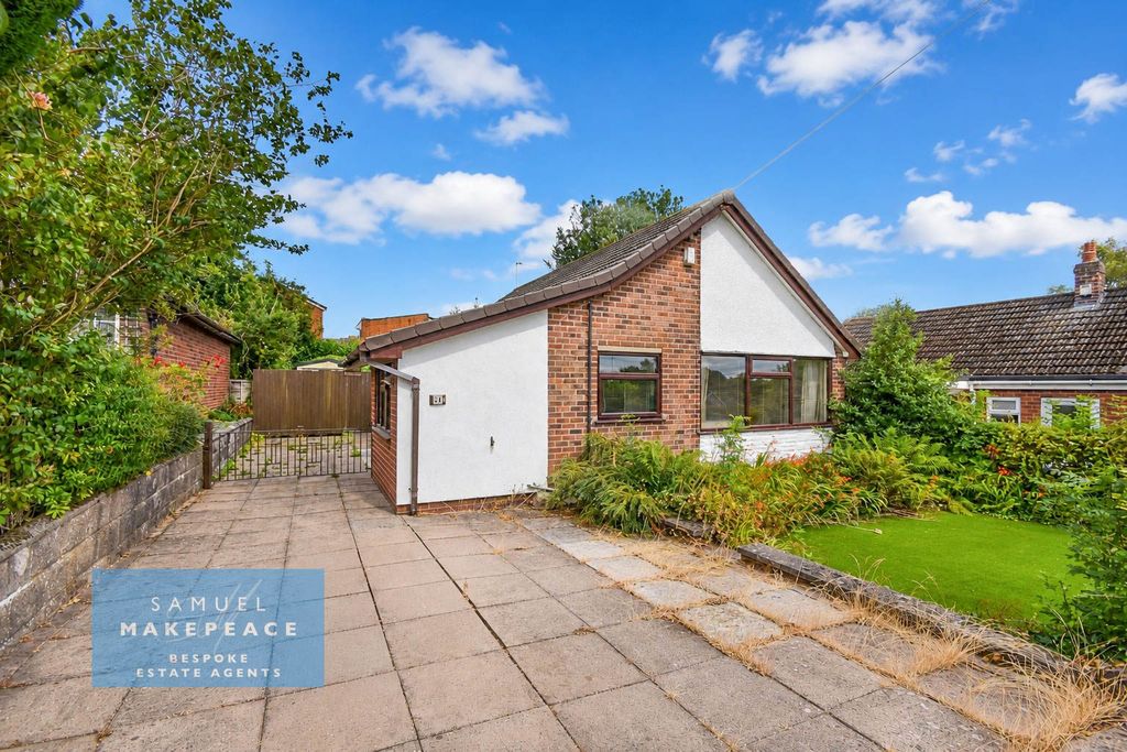 Property photo 1 of 16 Spacious Two Bedroom Detached Bungalow With Lots Of Potential And No Upward Chain