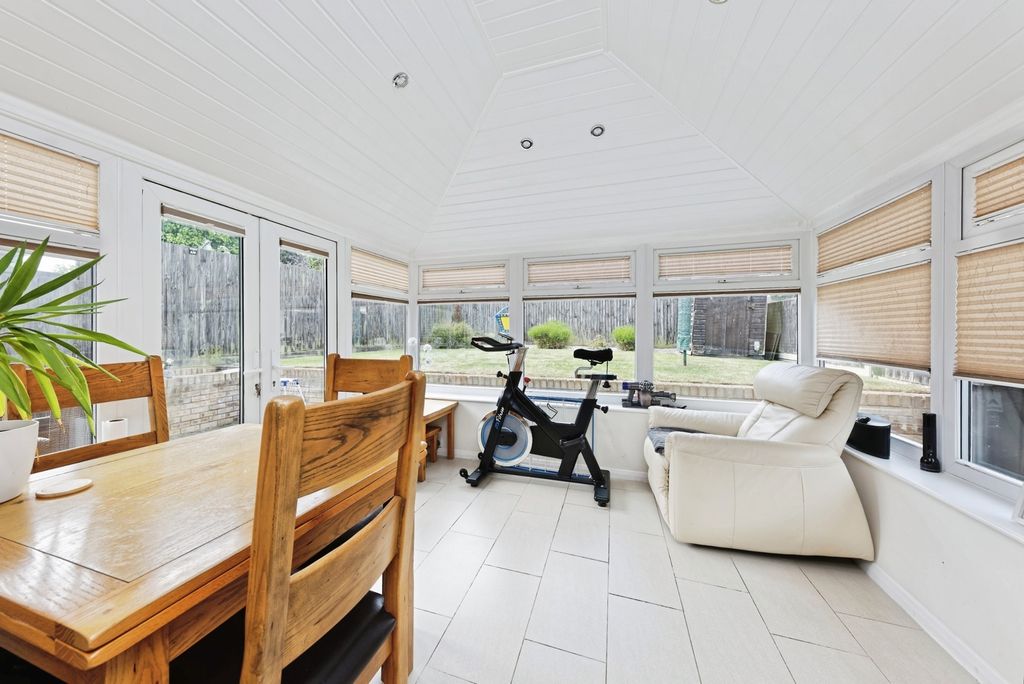 Property photo 3 of 18 Pbox-Img.Jpg