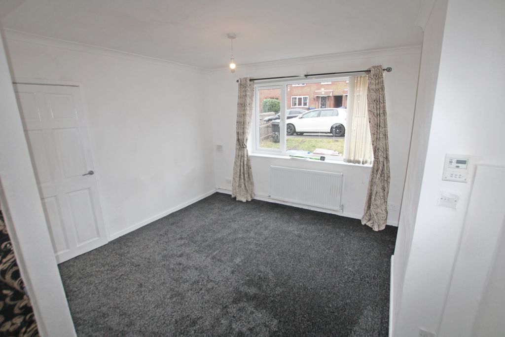 Property photo 3 of 11 3