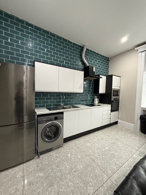 Property photo 3 of 13 Shaker Style Kitchen