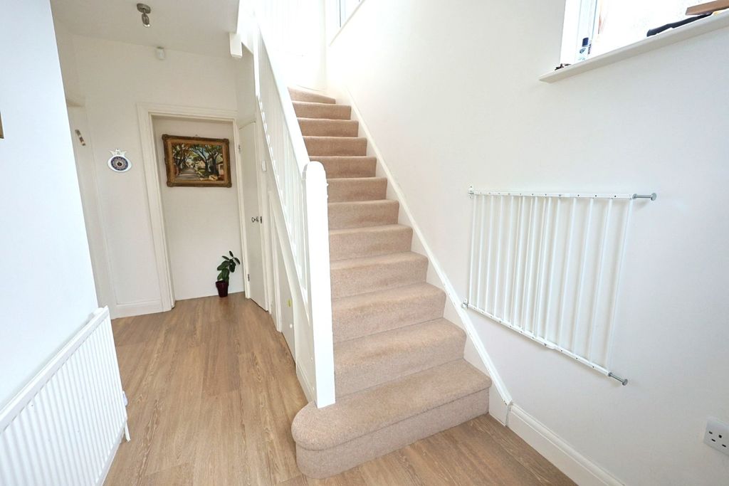 Property photo 2 of 13 2170084