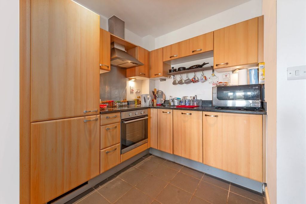 Property photo 3 of 5