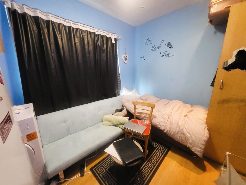 Property photo 3 of 4