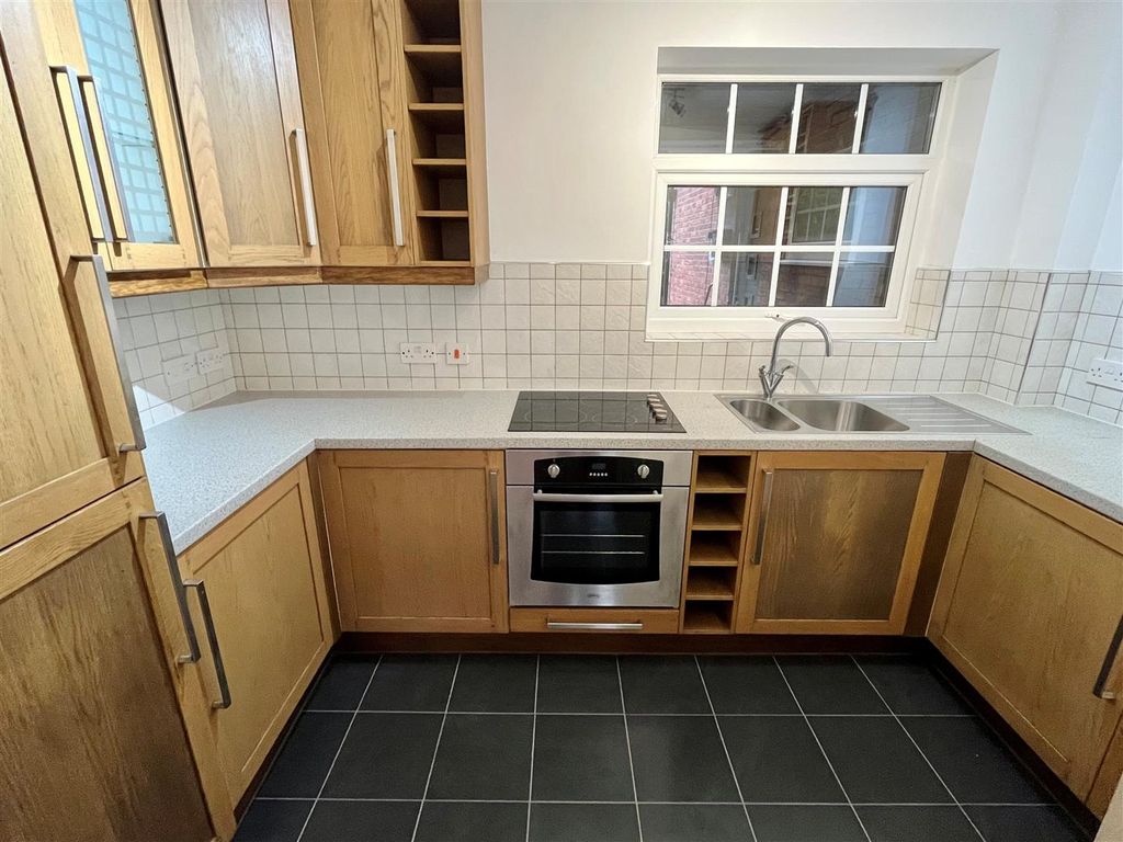 Property photo 3 of 15 Kitchen