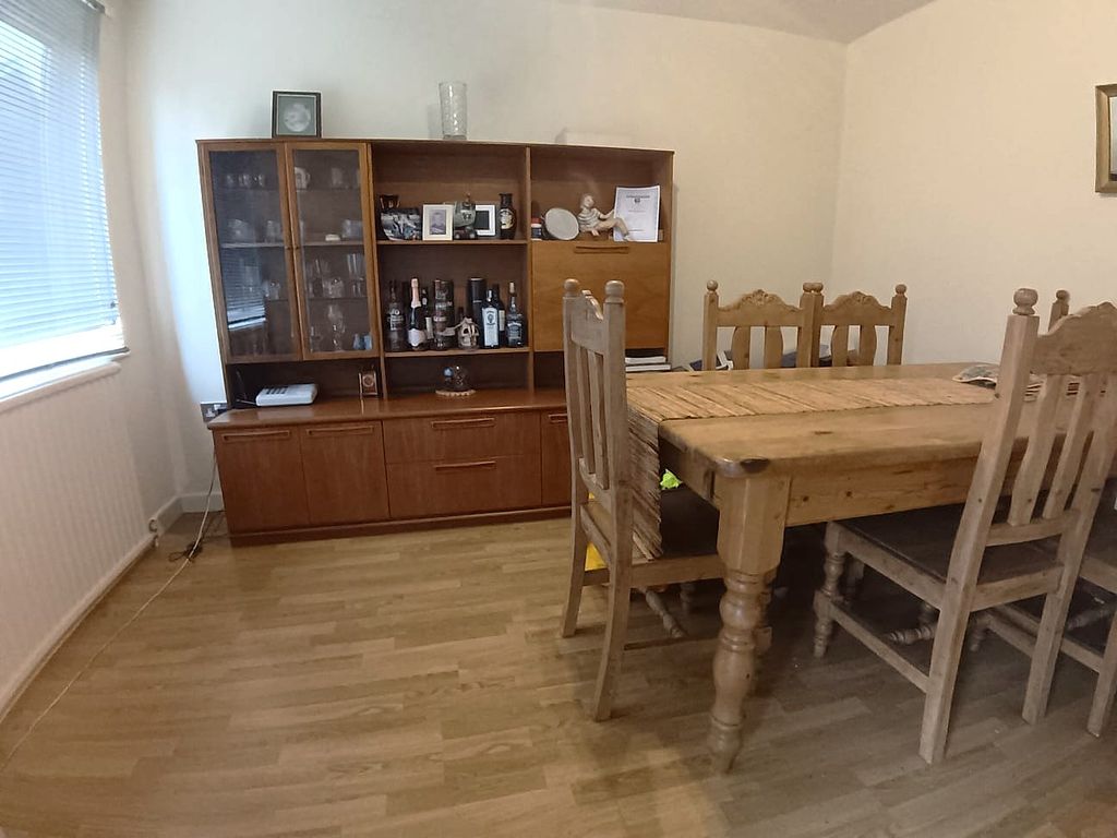 Property photo 3 of 11 Dining Room