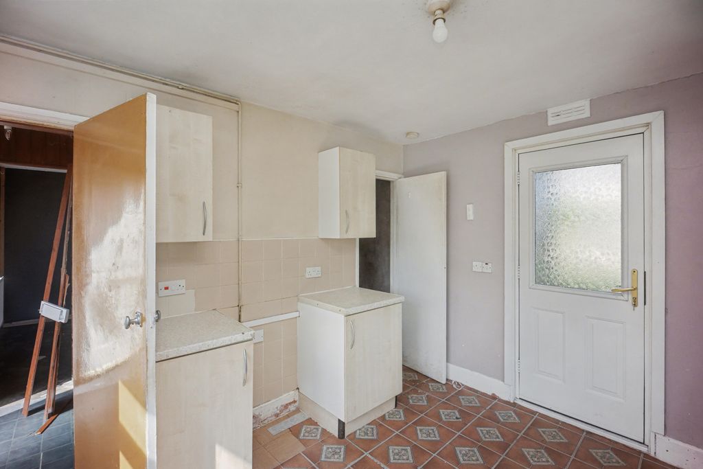 Property photo 3 of 21 199 Allerford Road, Liverpool, L12 4Yj