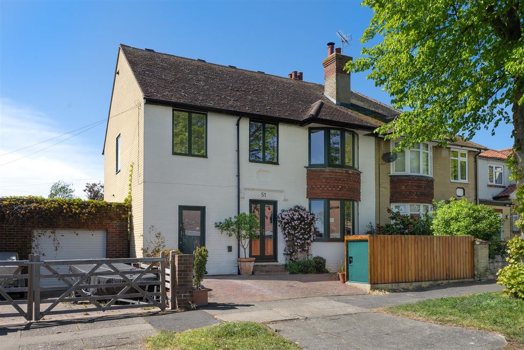 Property photo 1 of 30 Pier Avenue, Tankerton, Whitstable