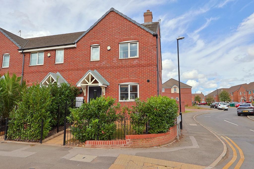 Property photo 1 of 15 Frontage