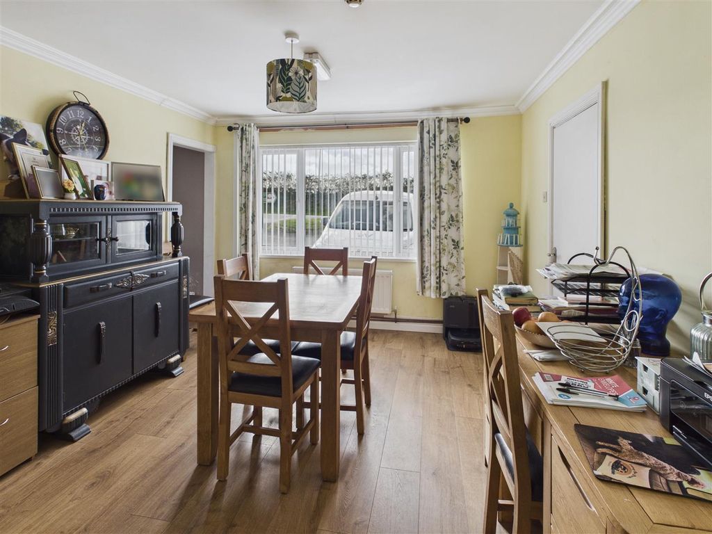 Property photo 2 of 32 Open Plan Living Area