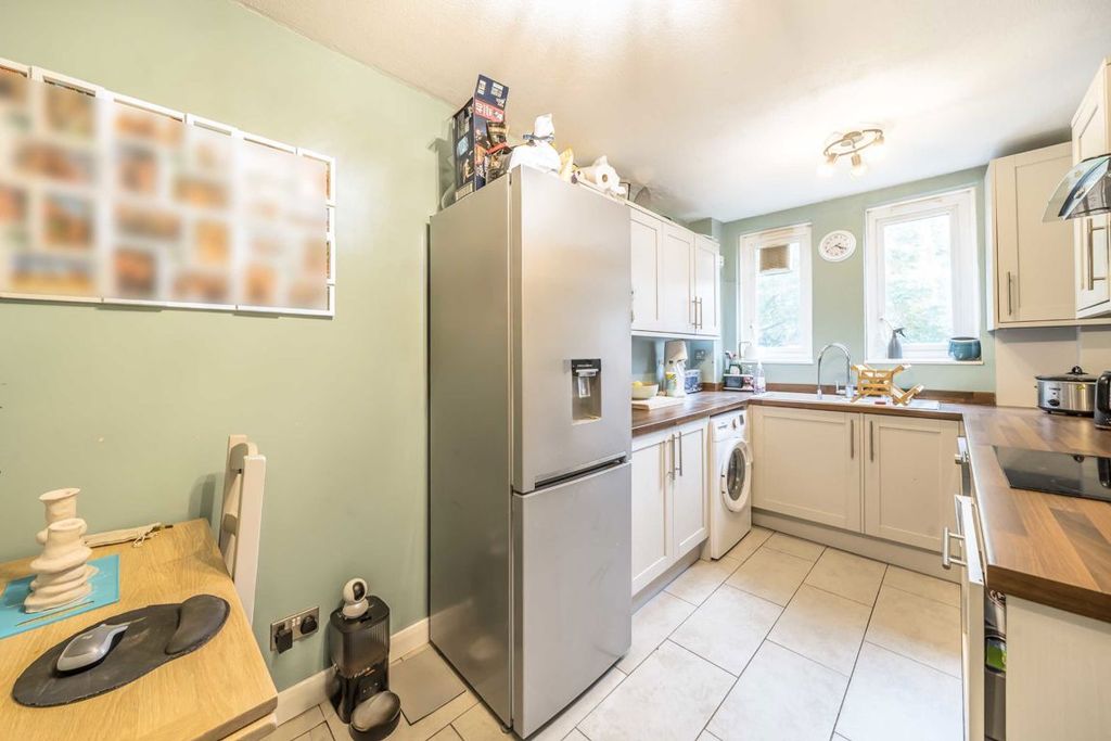 Property photo 2 of 6