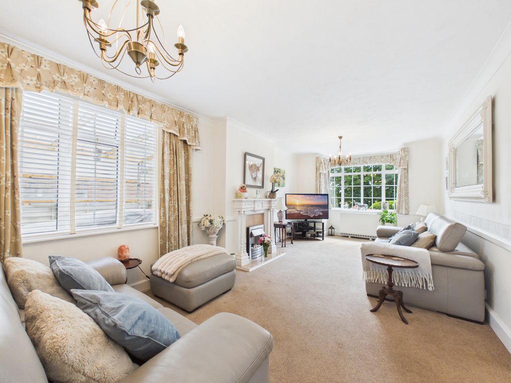 Property photo 3 of 16 Cam02536G0-Pr0144-Still002