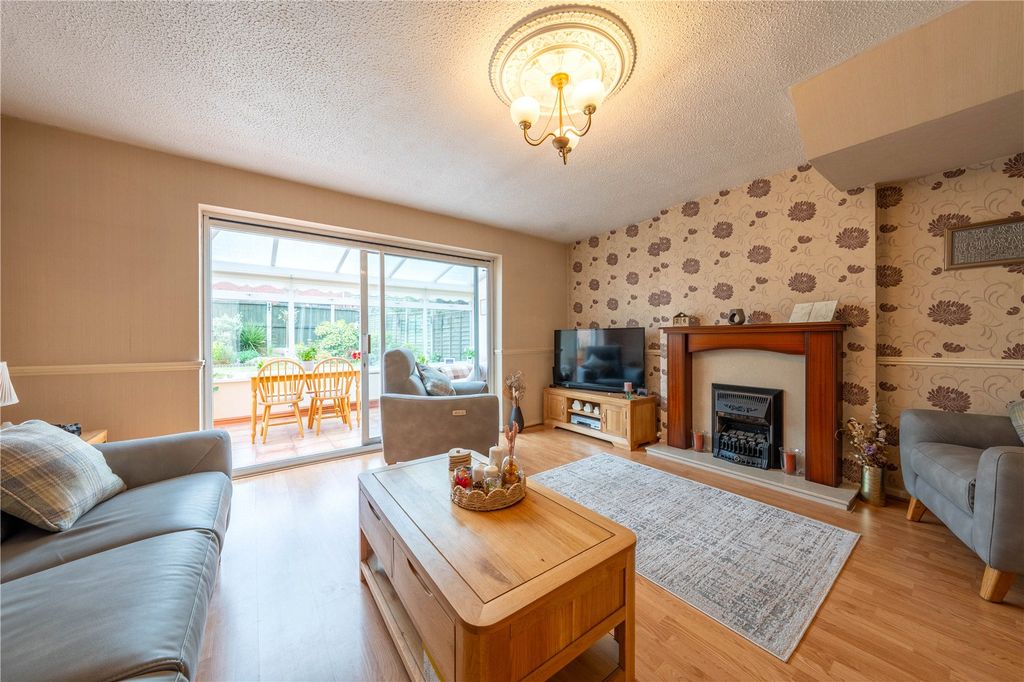 Property photo 2 of 28 Picture No. 10