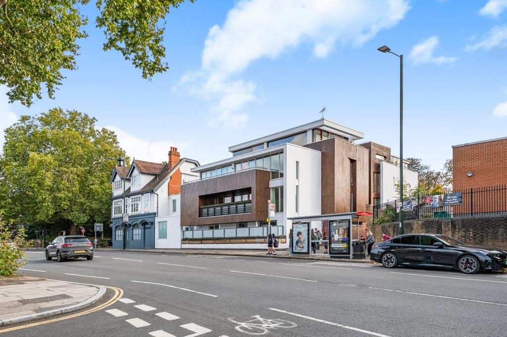 Property photo 2 of 9