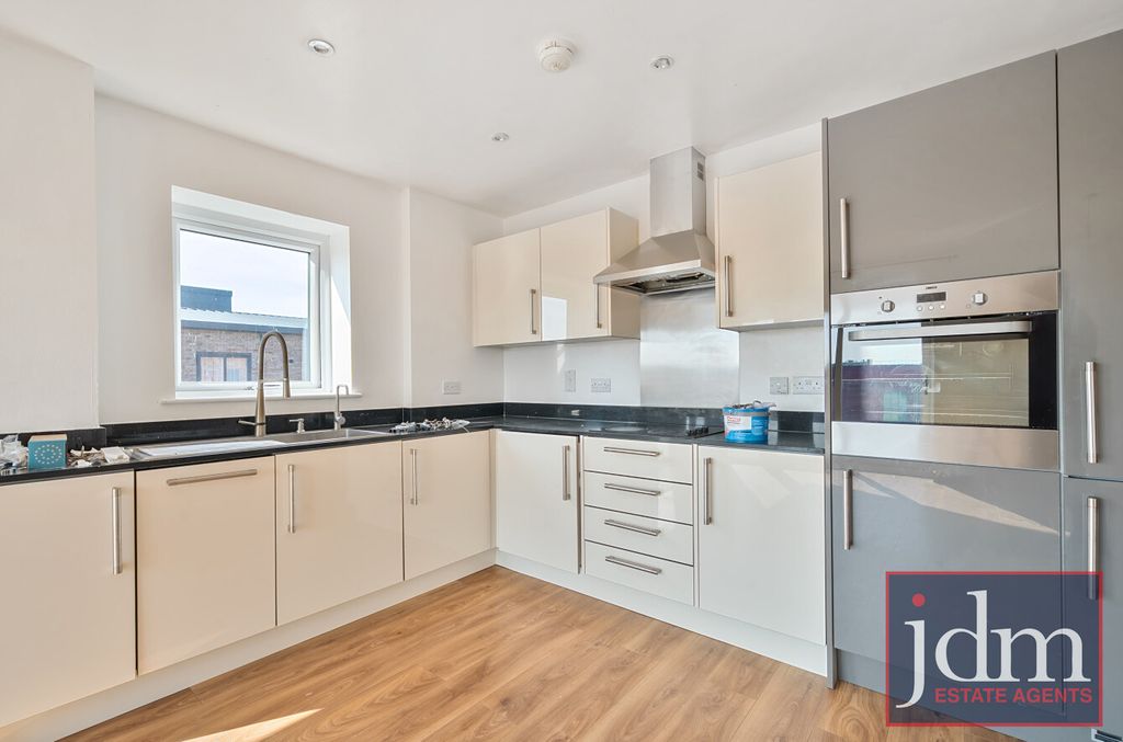 Property photo 2 of 13 0Ddb3757-c663-4ba...